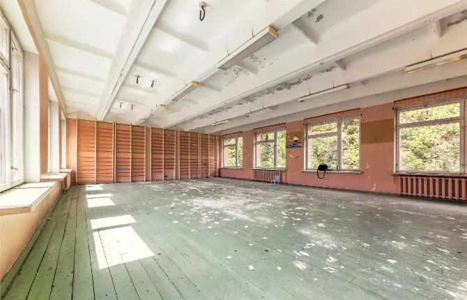 Read more about the article What Are the Key Benefits of Booking Event Space After Renovation Cleaning Service in Malaysia for Corporate Venues?